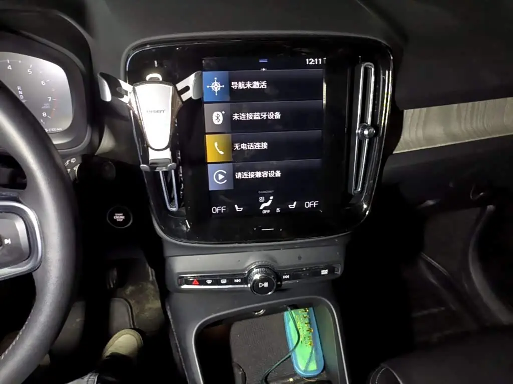 Volvo XC40 2021 — Фото 14/20
