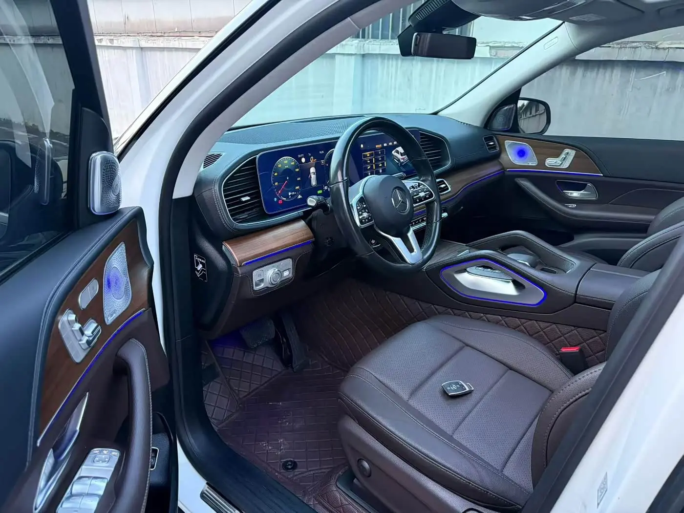 Mercedes-Benz GLE 2022 — Photo 3/9