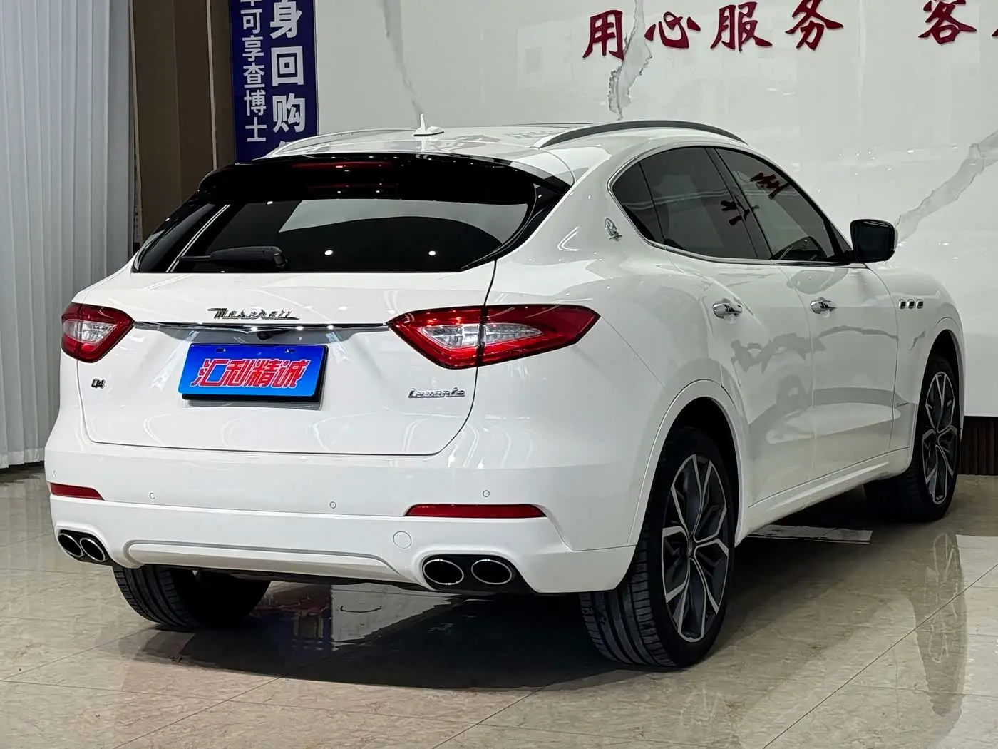 Maserati Levante 2018 — Фото 6/20