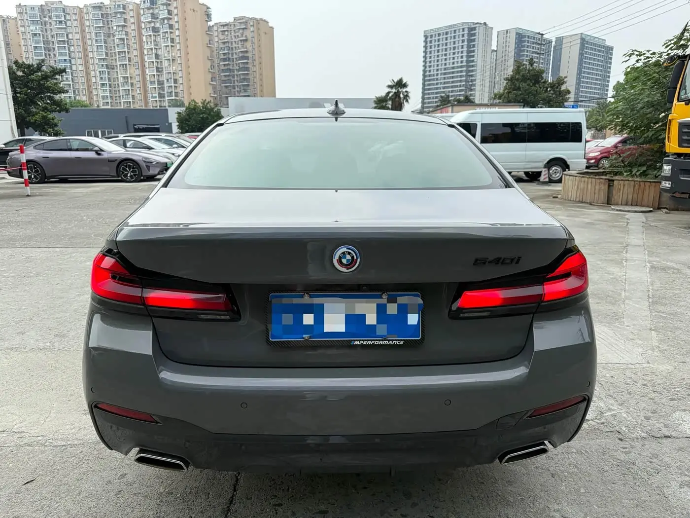 BMW 5 Series 2023 — Photo 15/16