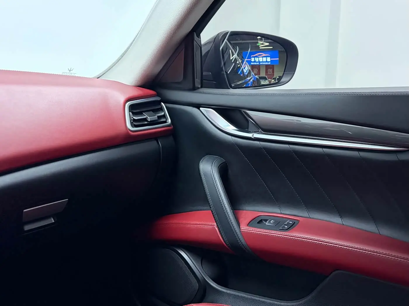 Maserati Ghibli 2021 — Şəkil 18/19