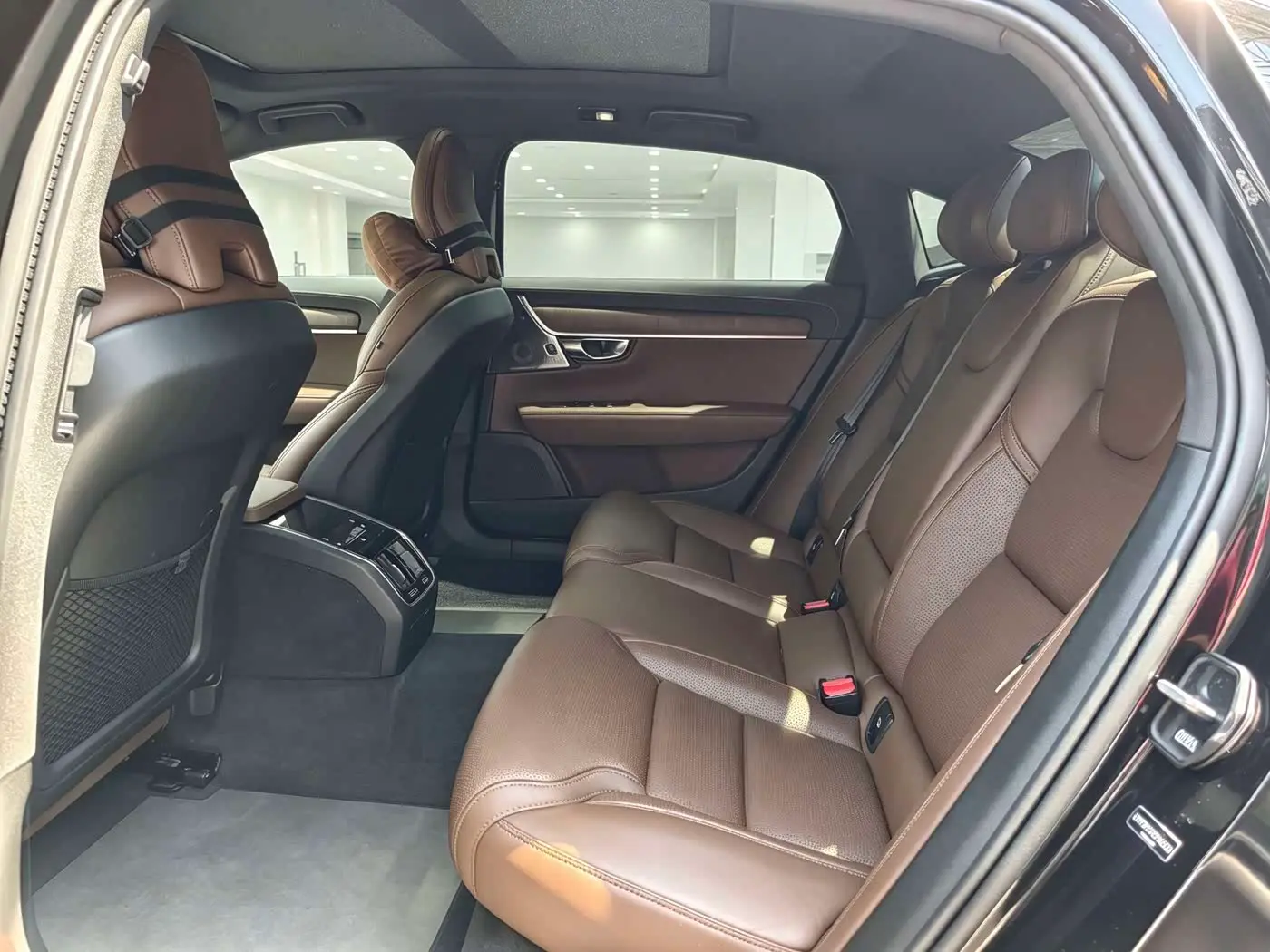 Volvo S90 2024 — Photo 11/14