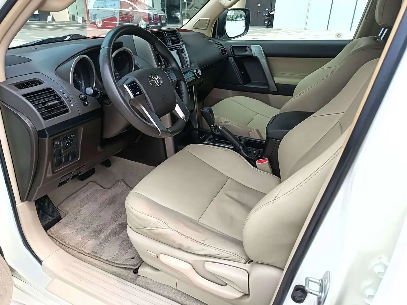 Toyota Prado 2010 — Şəkil 10/17