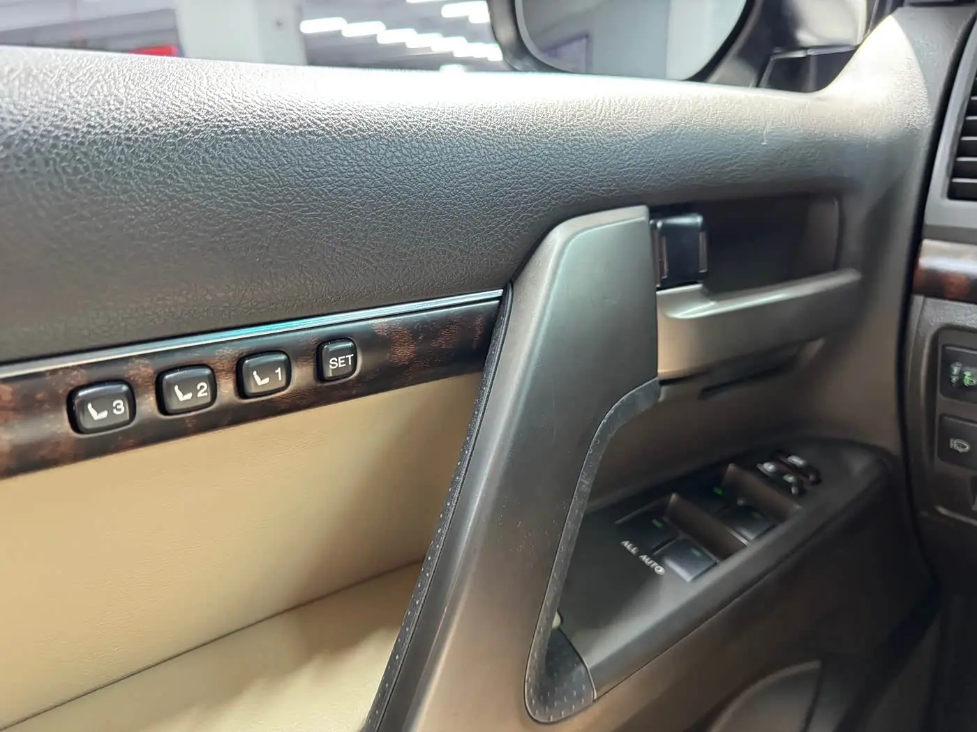 Toyota Land Cruiser 2011 — Фото 9/18