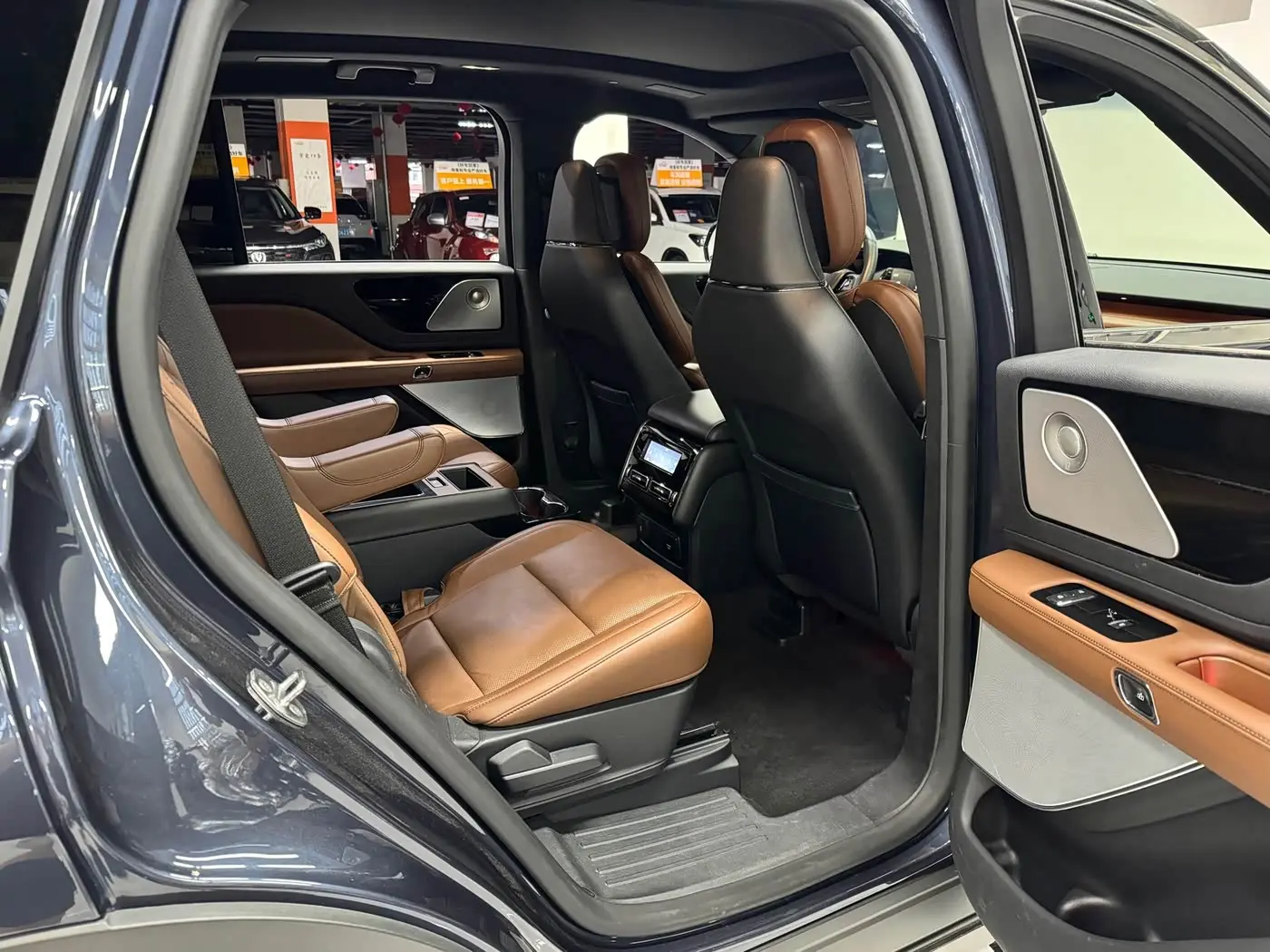 Lincoln Aviator 2021 — Фото 11/18