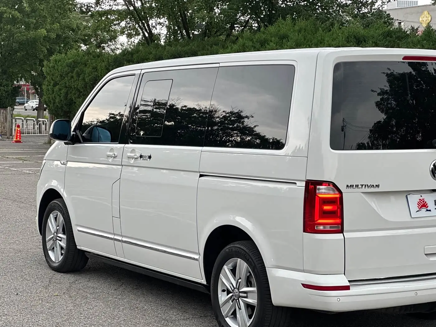 Volkswagen Multivan 2017 — Şəkil 13/20
