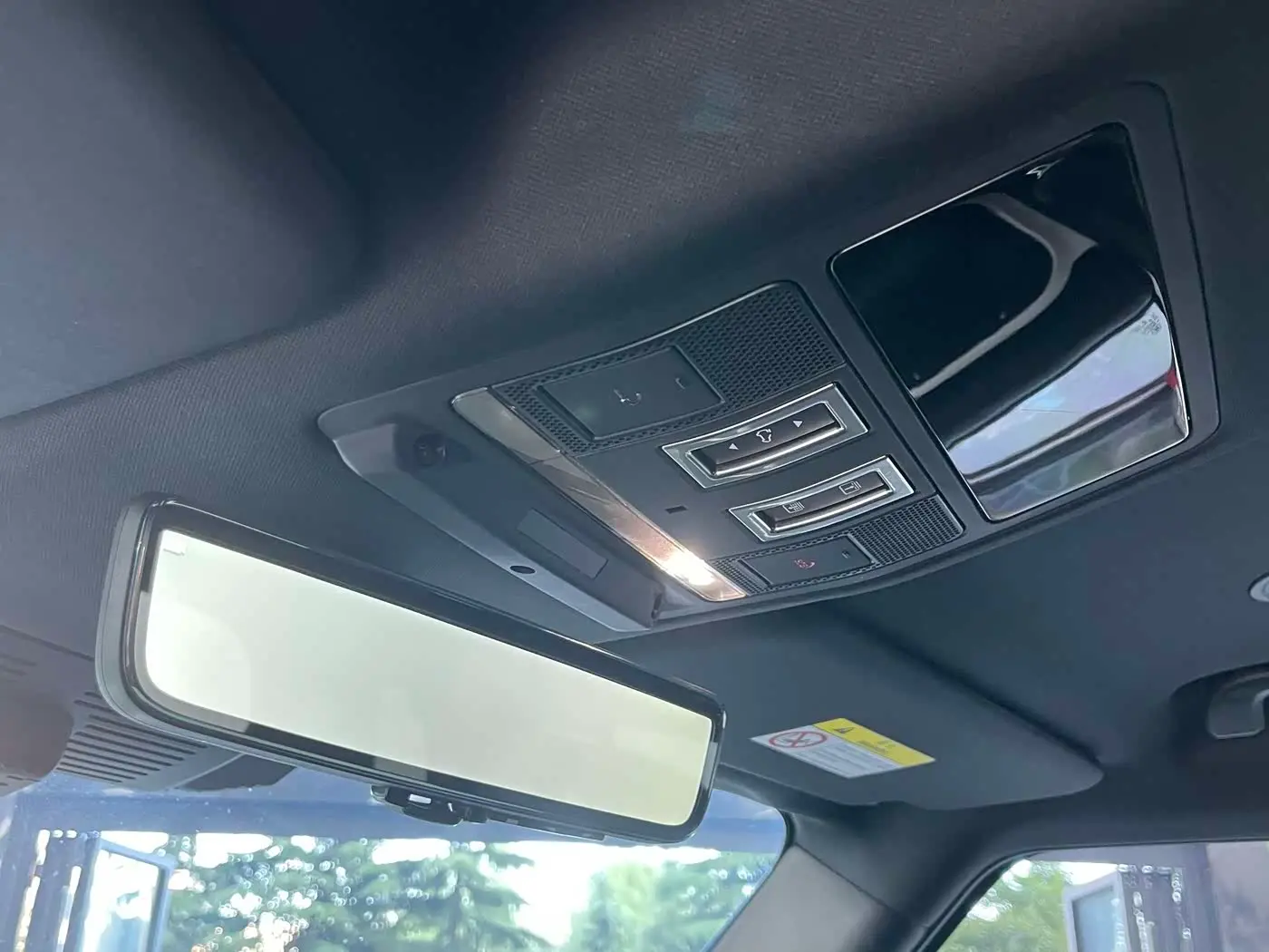 Land Rover Defender 2024 — Photo 20/20