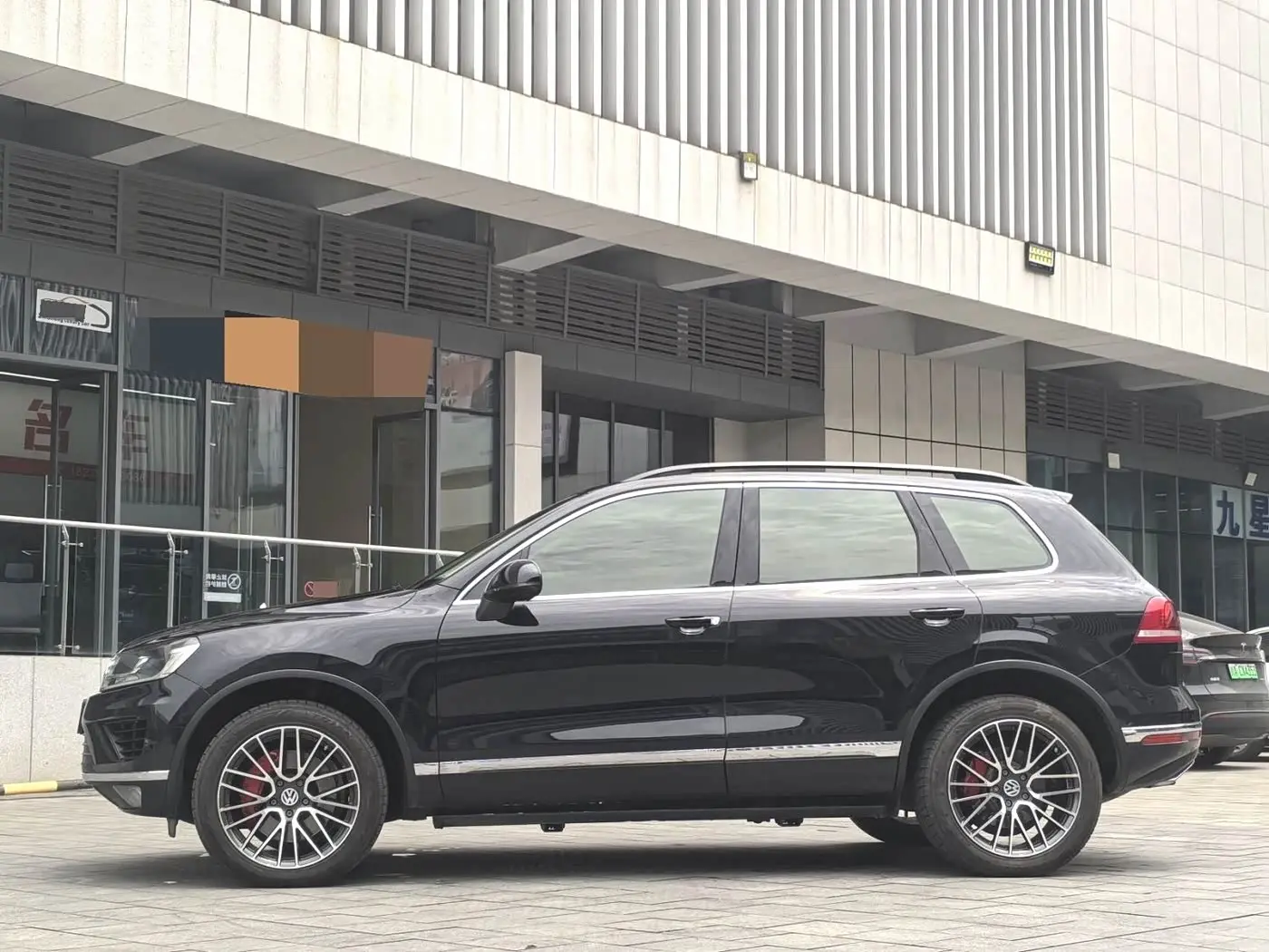 Volkswagen Touareg 2017 — Фото 7/8