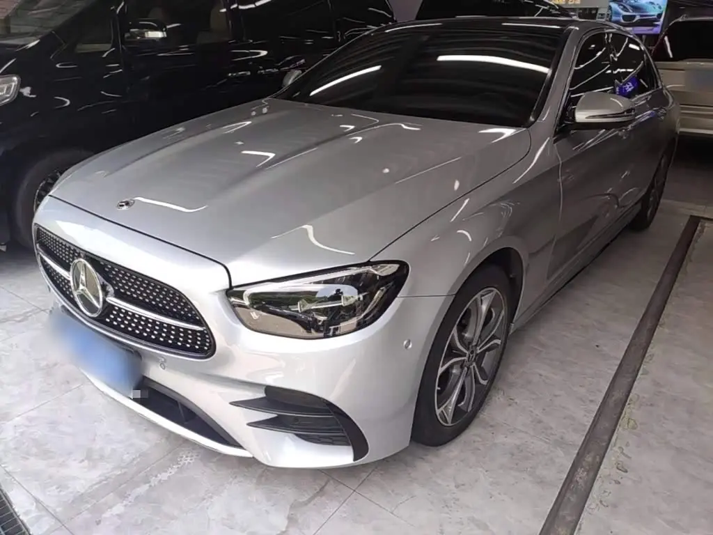 Mercedes-Benz E-Class 2022 — Photo 2/20