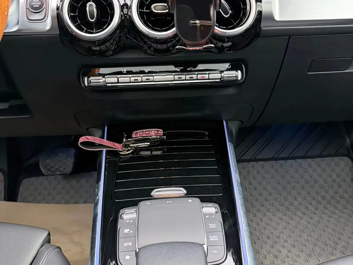 Mercedes-Benz GLB 2020 — Фото 13/15