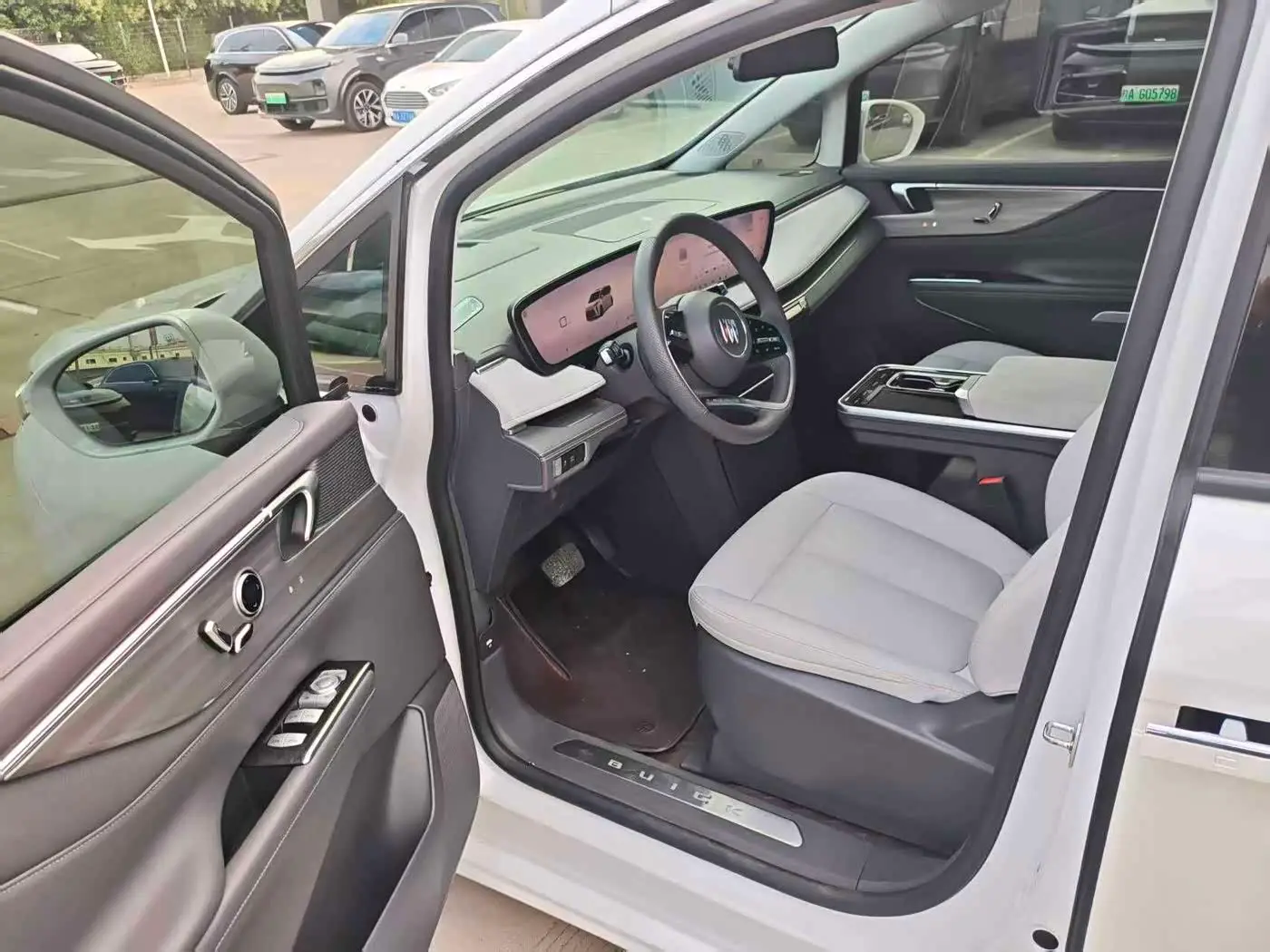 Buick GL8 2025 — Şəkil 4/14