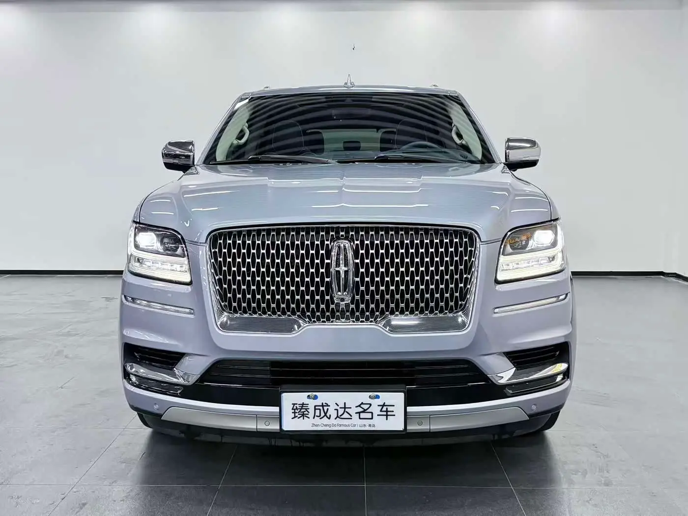 Lincoln Navigator 2019 — Фото 2/20