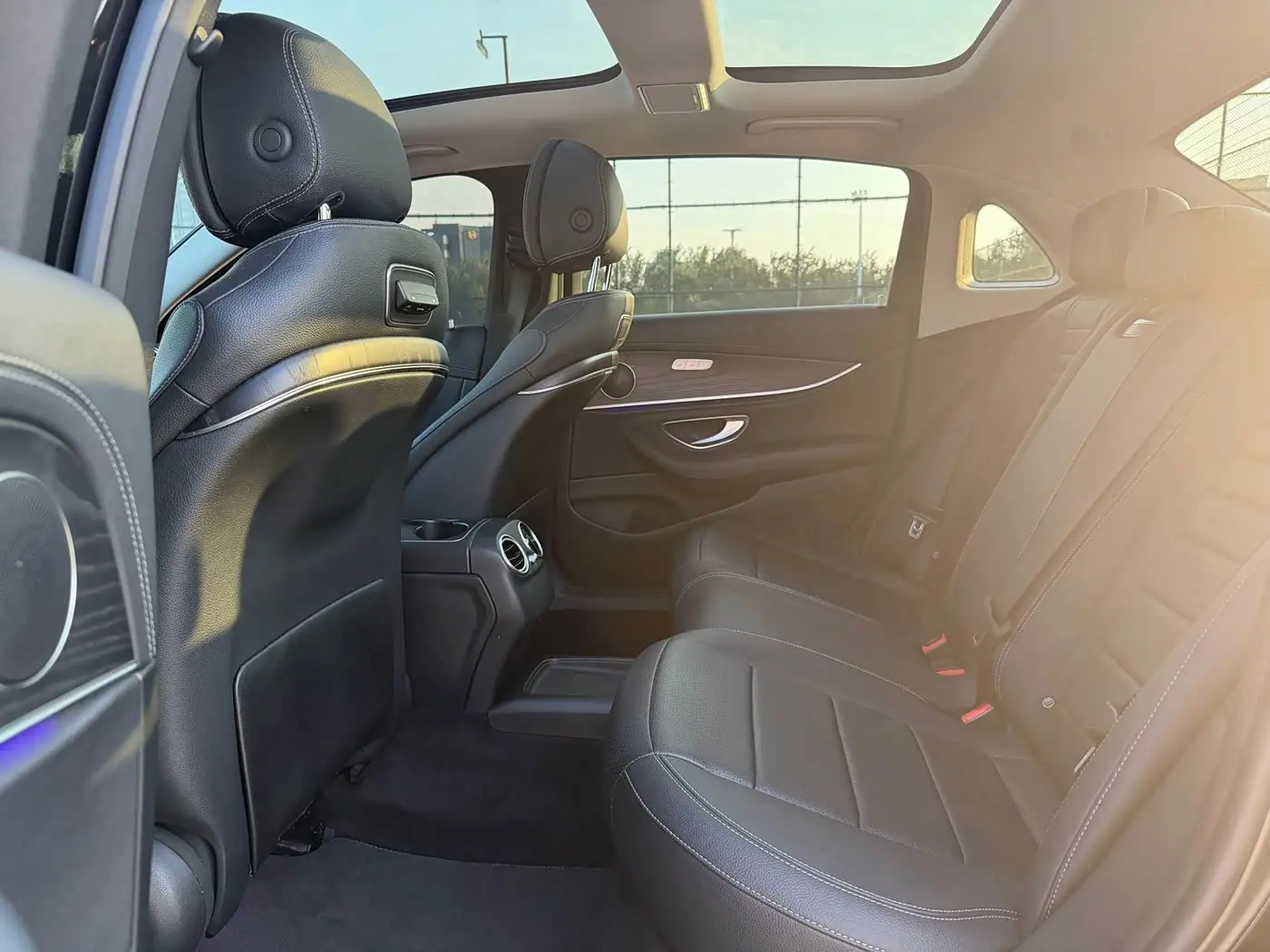 Mercedes-Benz E-Class 2020 — Photo 14/19