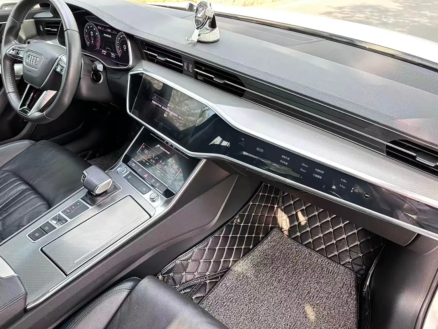 Audi A6L 2020 — Photo 11/11