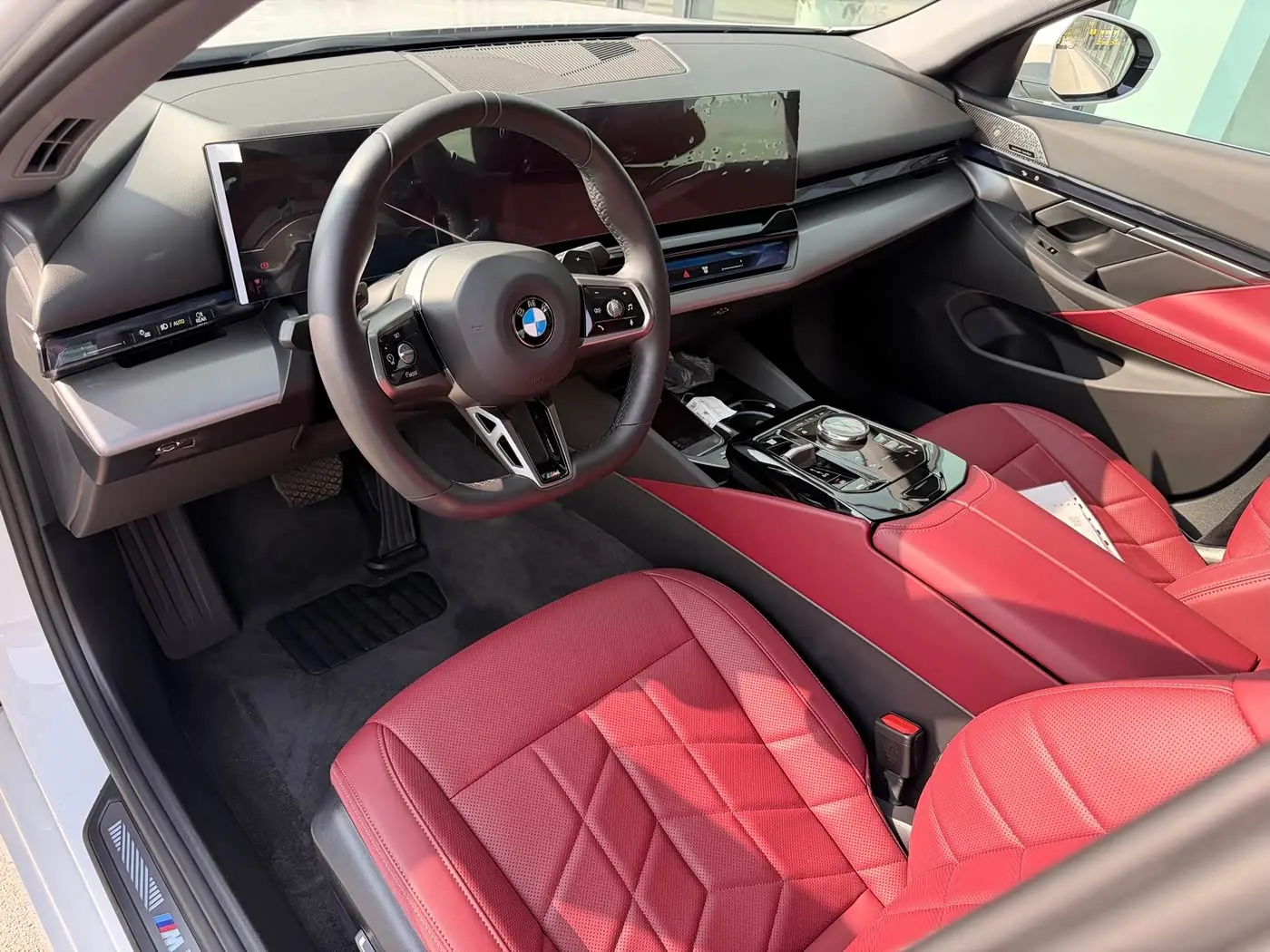 BMW 5 Series 2025 — Фото 5/20