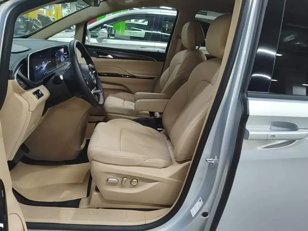 Buick GL8 New Energy 2025 — ფოტო 15/20