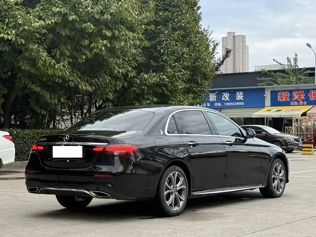 Mercedes-Benz E-Class 2021 — Фото 4/16