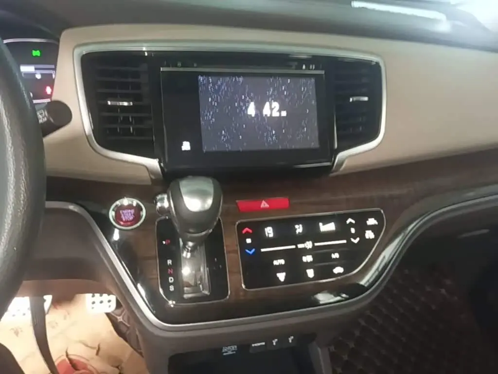 Honda Odyssey 2018 — Фото 13/20