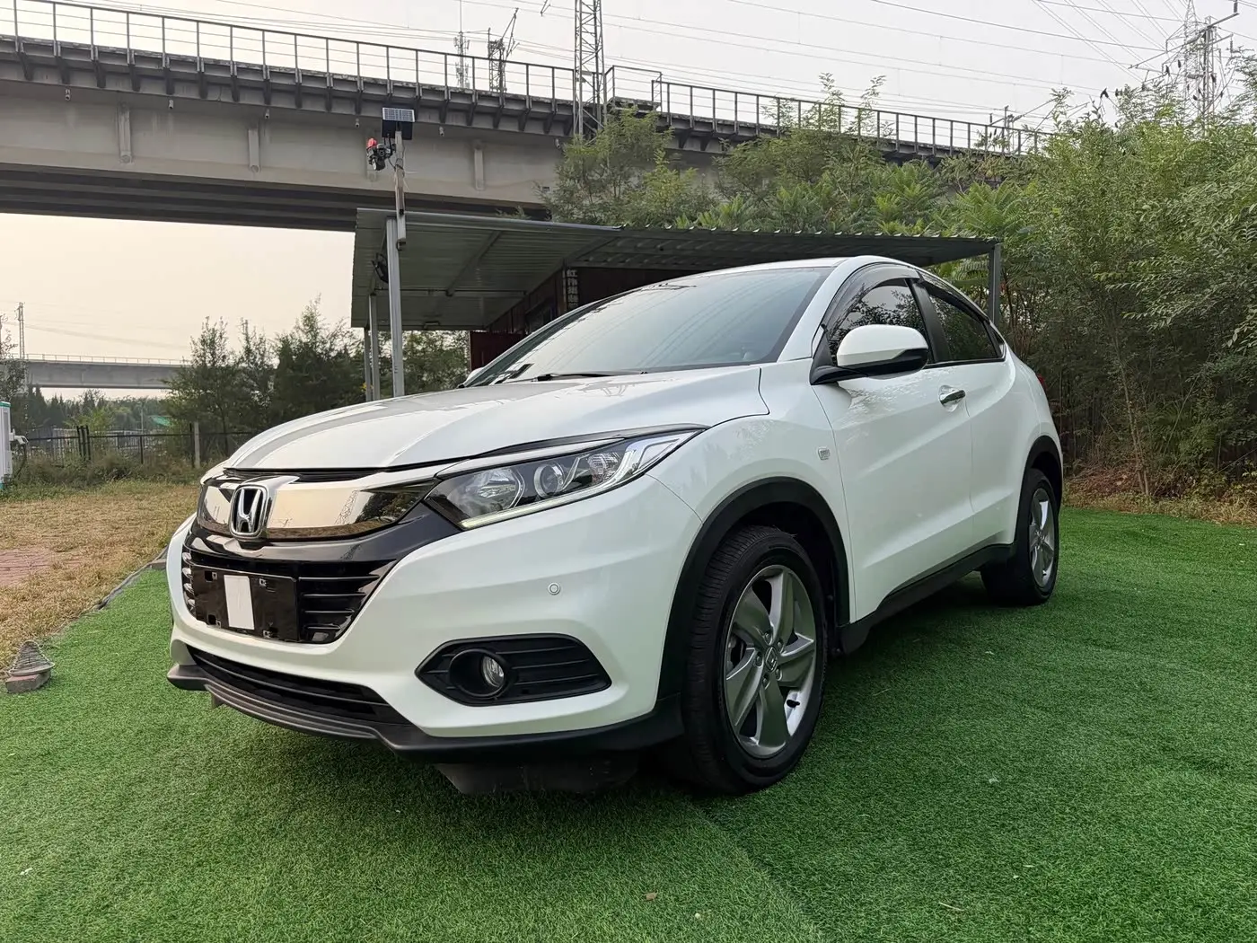 Honda Vezel 2022 — Фото 1/16