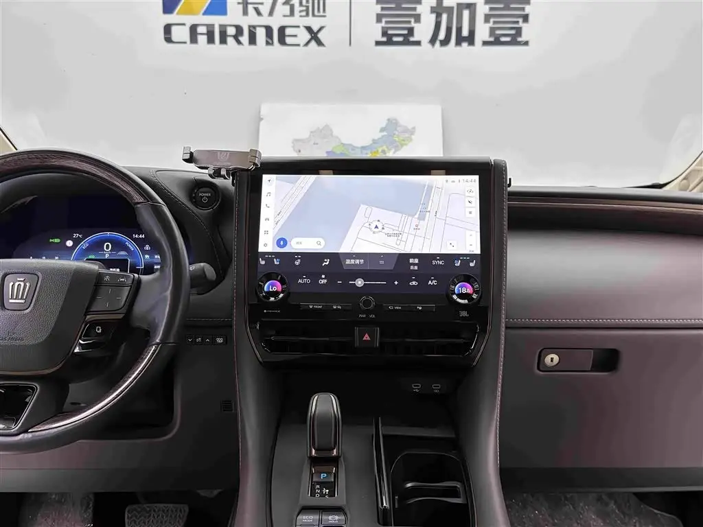 Toyota Vellfire 2024 — Фото 12/20