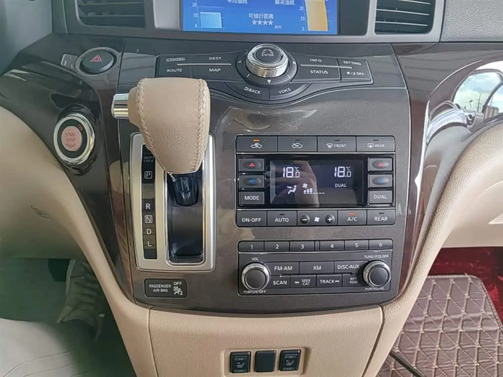 Nissan Quest 2017 — Фото 13/20