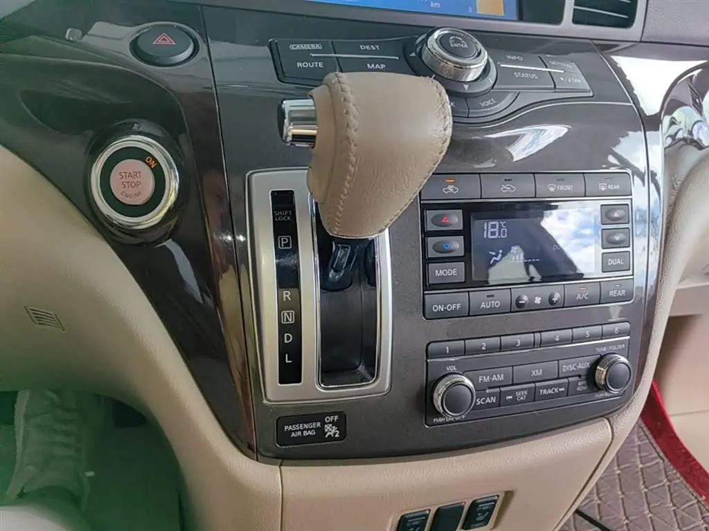 Nissan Quest 2017 — Фото 14/20