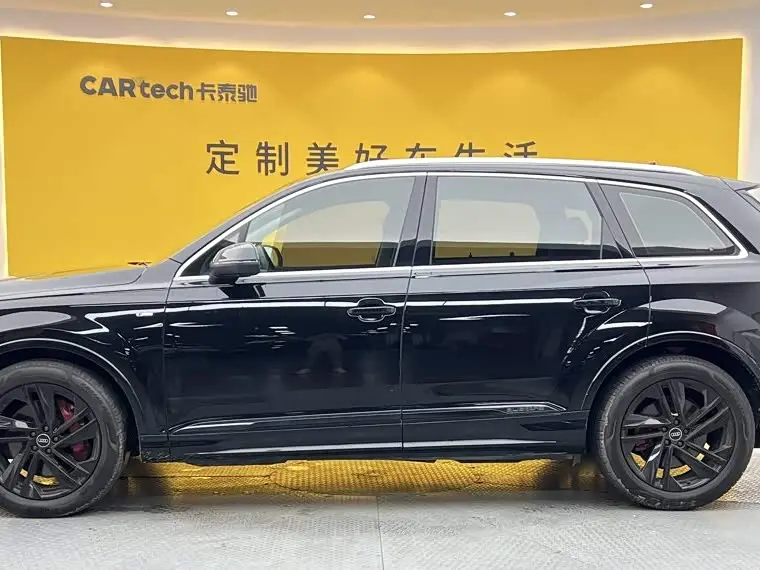 Audi Q7 2024 — Фото 7/20