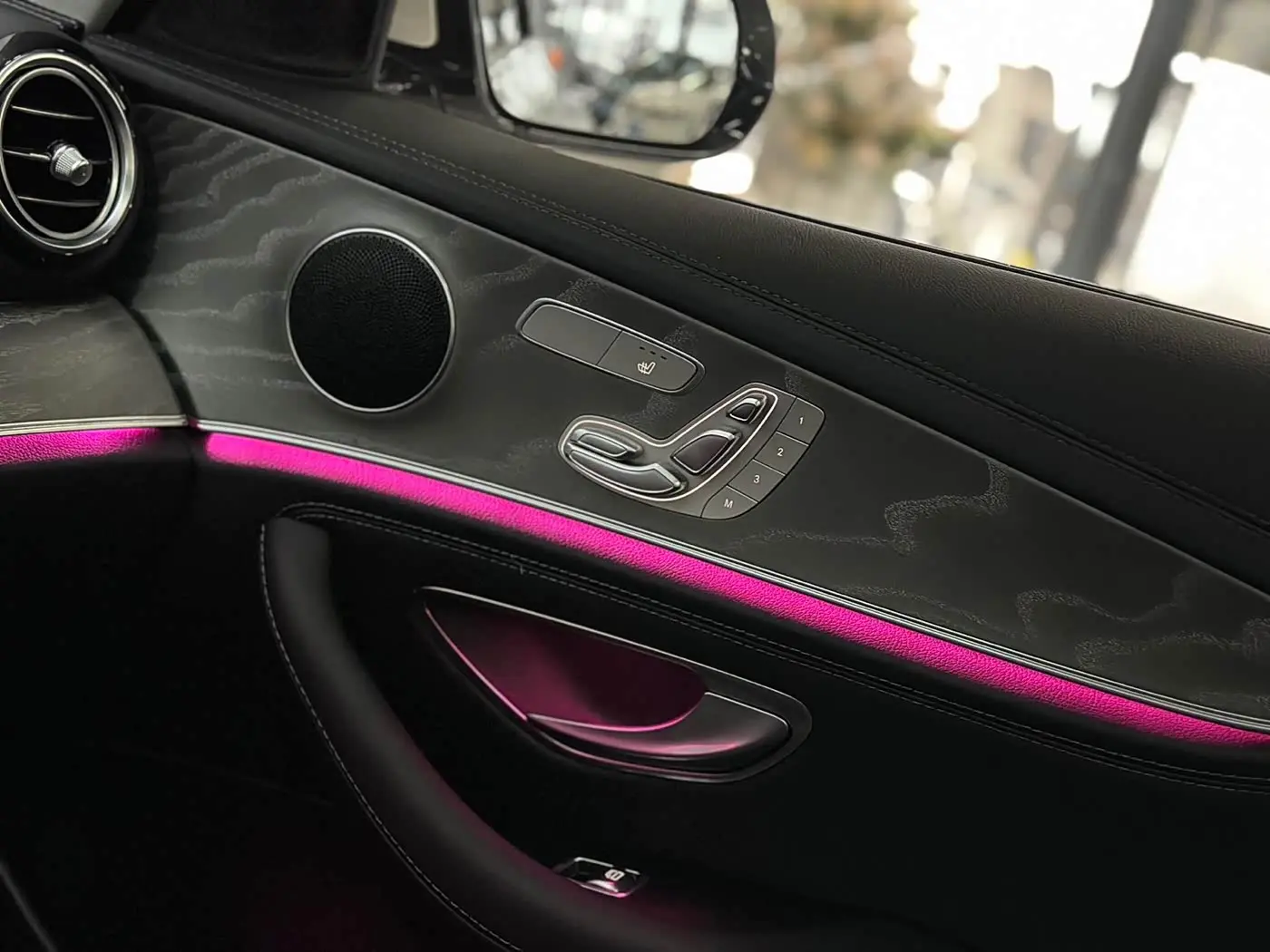 Mercedes-Benz E-Class 2023 — Photo 14/16