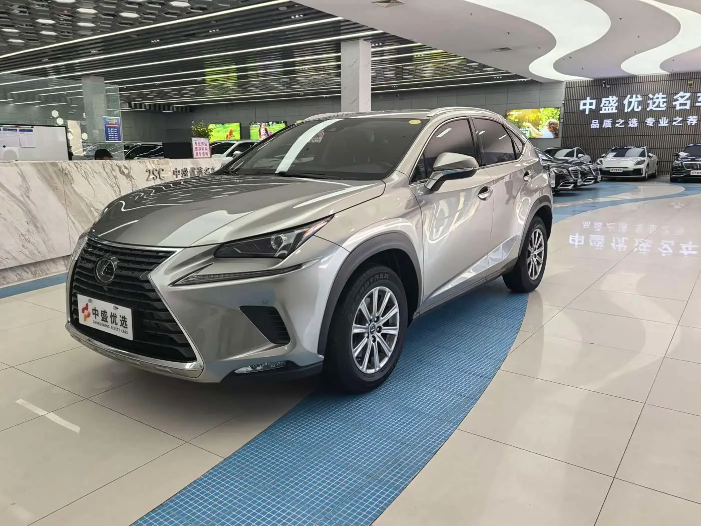 Lexus NX, 2020