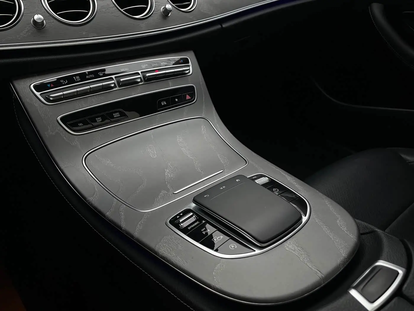 Mercedes-Benz E-Class 2021 — Şəkil 13/17