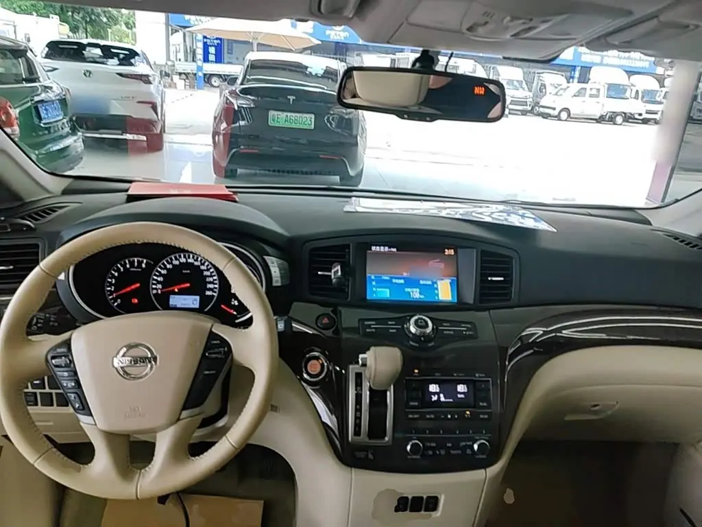 Nissan Quest 2017 — Фото 10/20