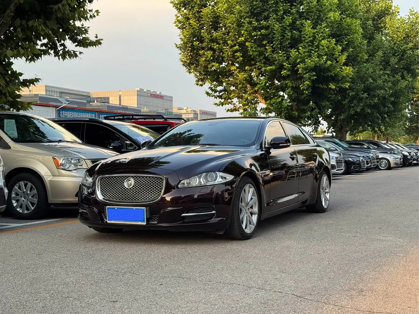 Jaguar XJ 2013 — Фото 1/16