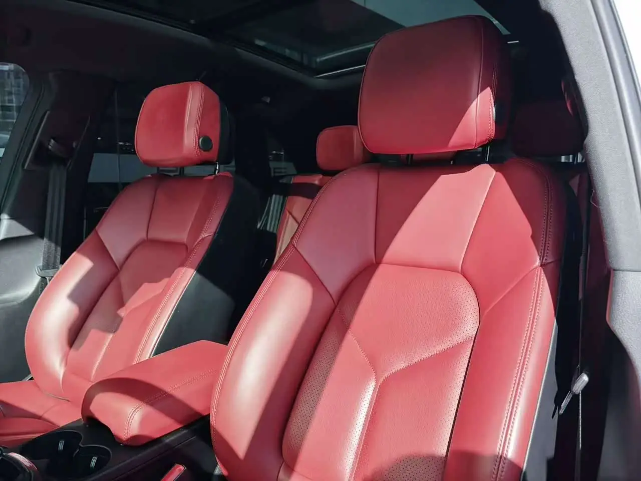Porsche Macan 2024 — Photo 11/16