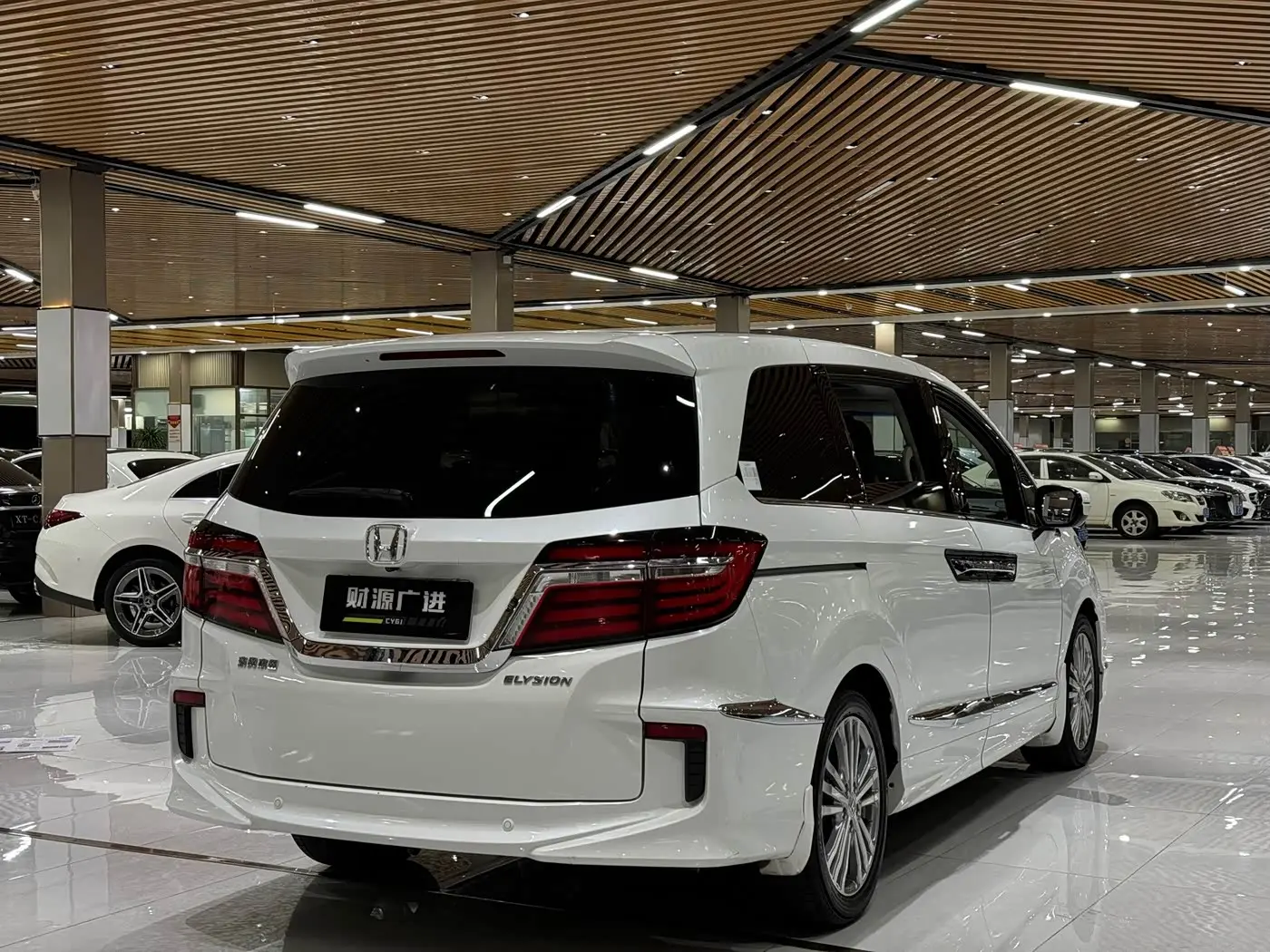 Honda Elysion 2018 — Photo 16/16