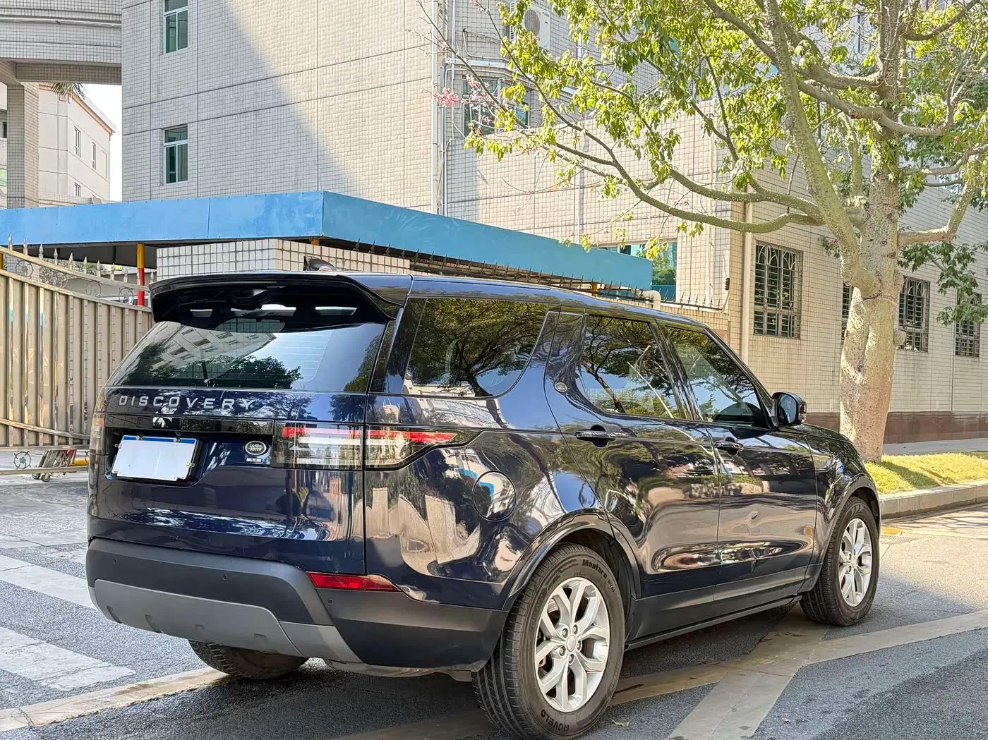 Land Rover Discovery 2018 — Şəkil 6/9
