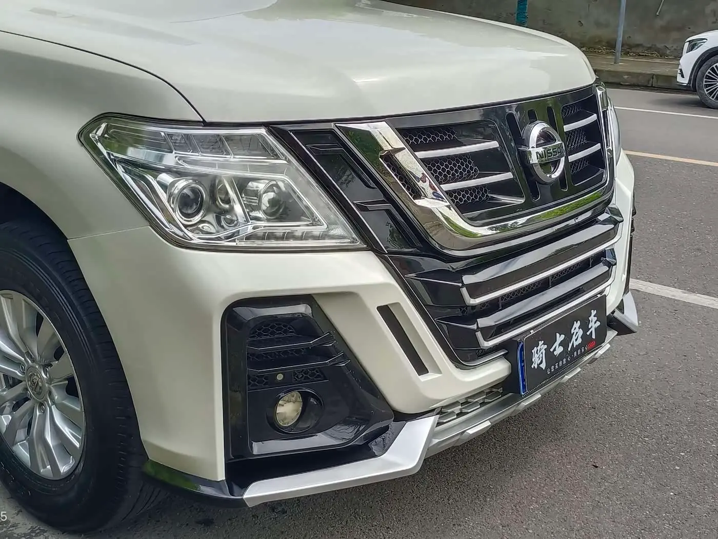Nissan Patrol 2019 — ფოტო 15/17