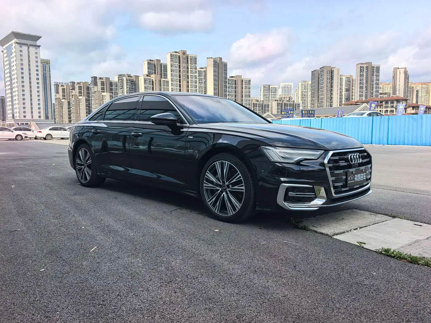 Audi A6L 2025 — Фото 3/15