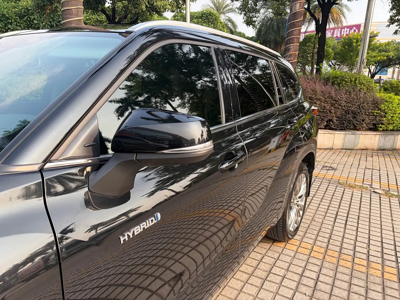 Toyota Highlander 2023 — Photo 6/20