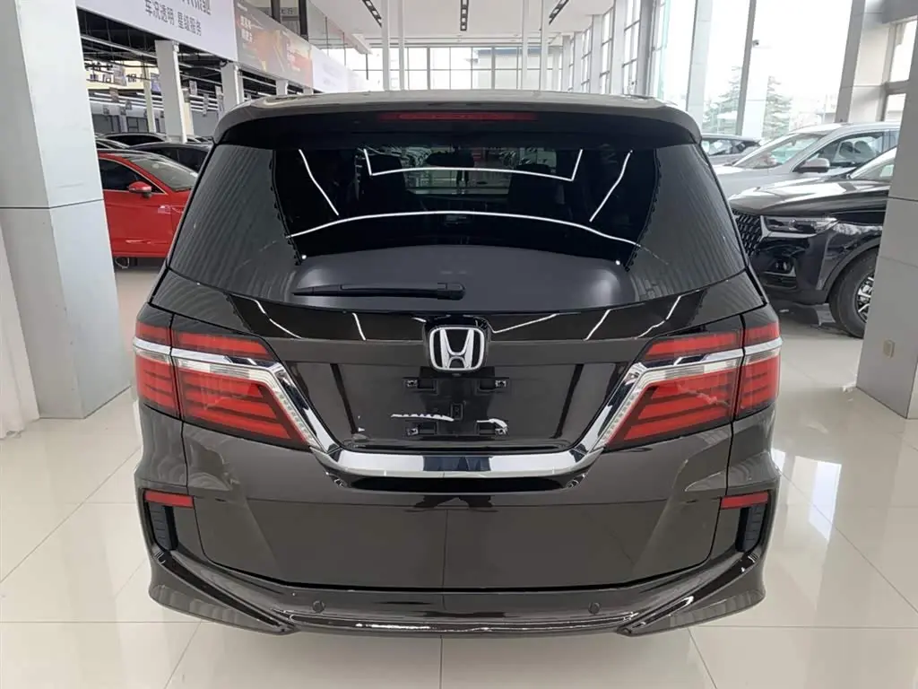 Honda Elysion 2018 — Photo 7/19