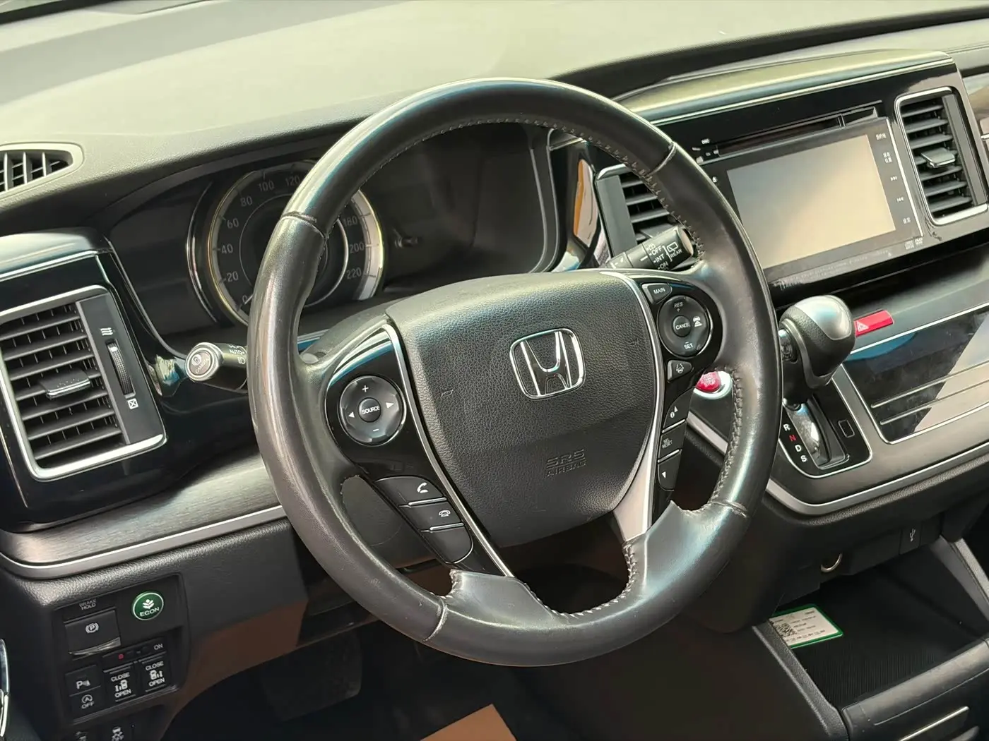 Honda Elysion 2018 — Photo 7/20