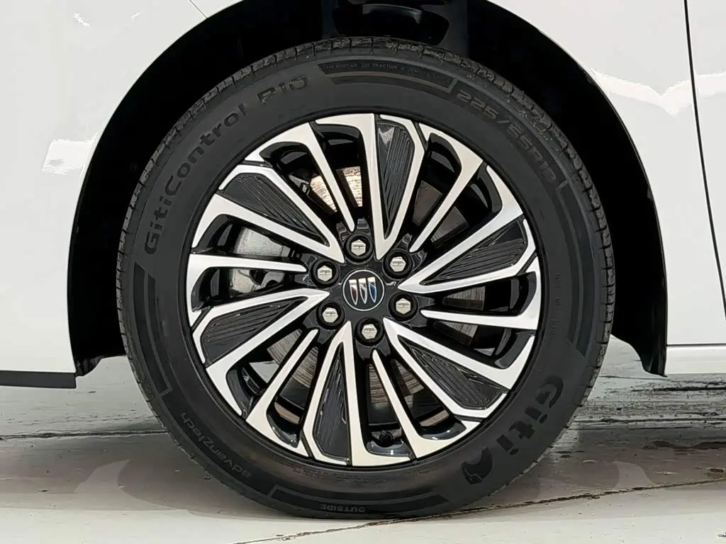 Buick GL8 New Energy 2025 — Фото 7/20