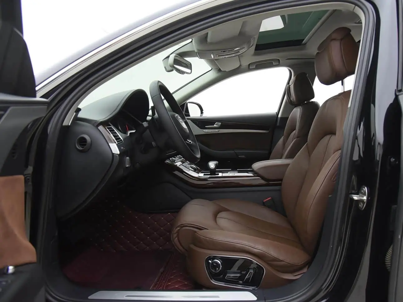 Audi A8 2013 — Photo 12/16