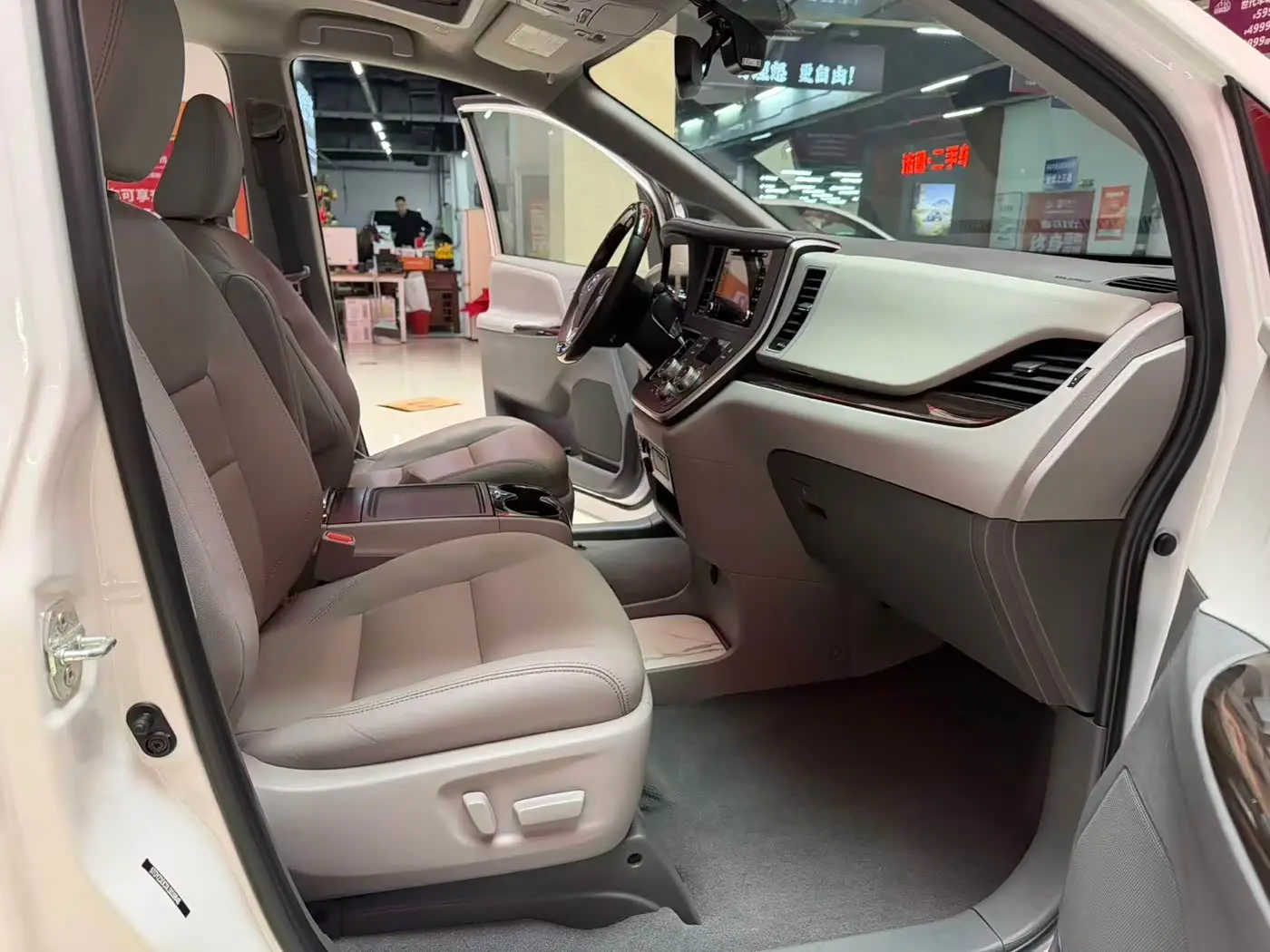 Toyota Sienna 2020 — Şəkil 12/18
