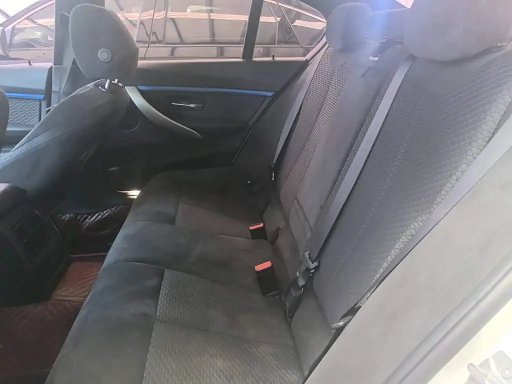 BMW 3 Series 2018 — Фото 16/19