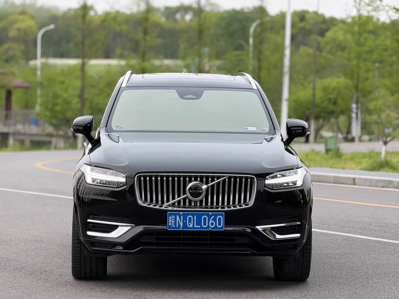 Volvo XC90 2023 — Photo 2/13