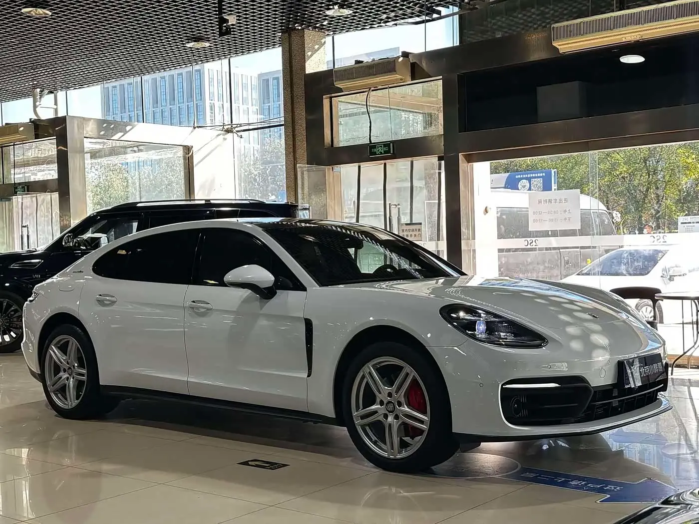 Porsche Panamera 2022 — ფოტო 3/20