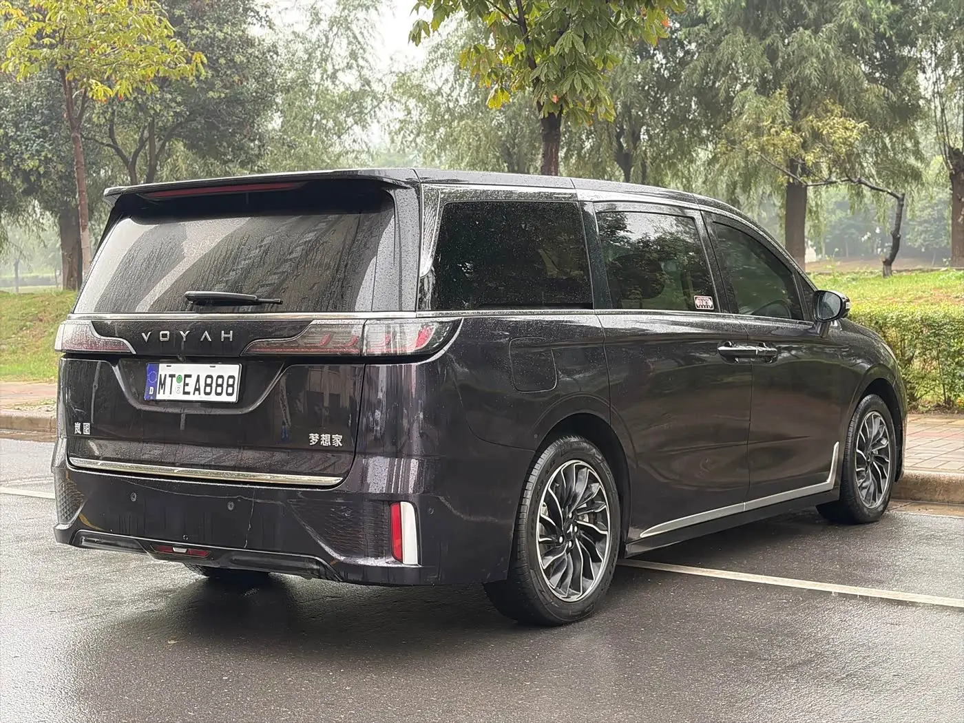 Voyah Auto Voyah Dreamer 2023 — Photo 7/20