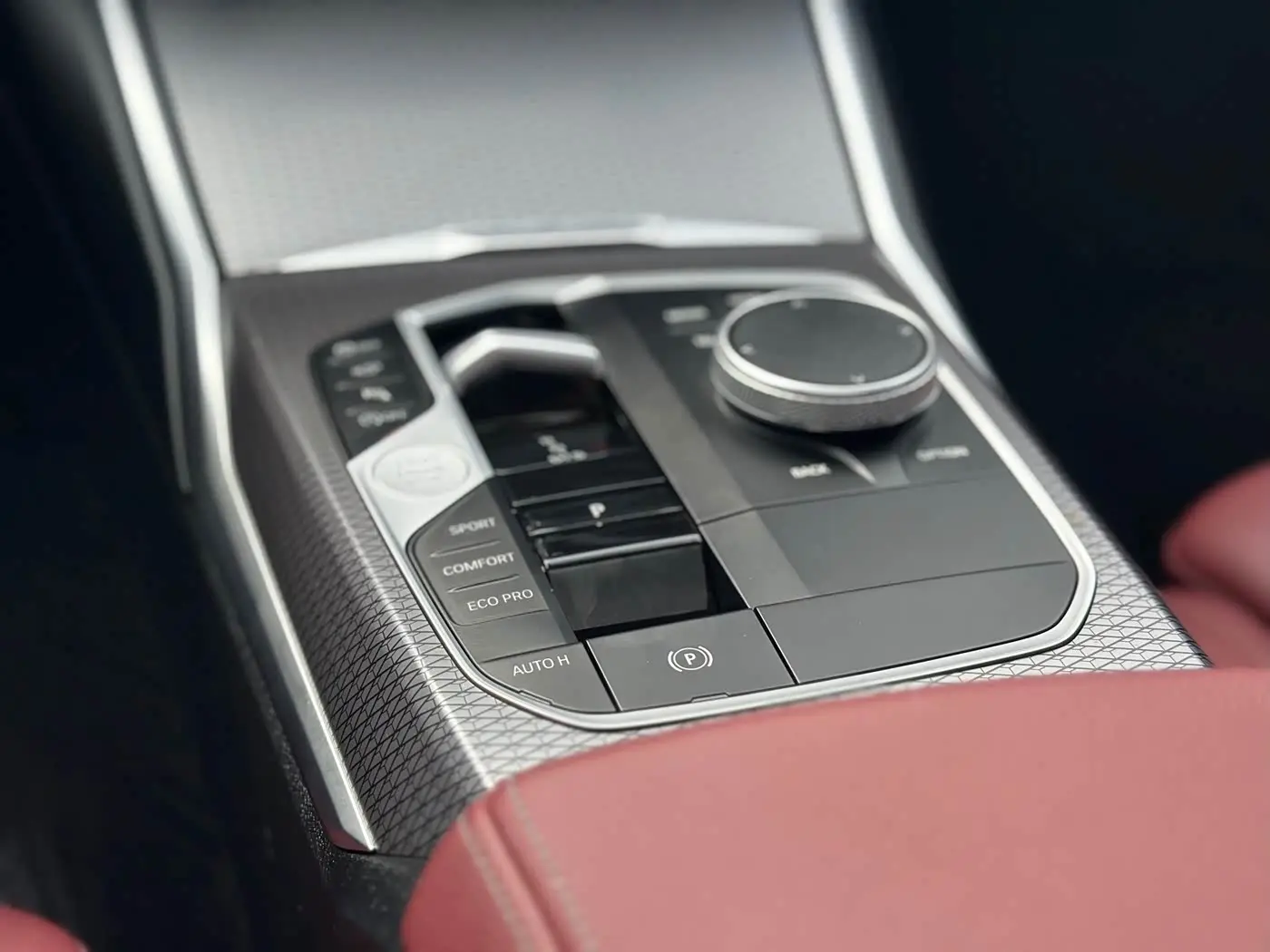 BMW 3 Series 2024 — Photo 13/20