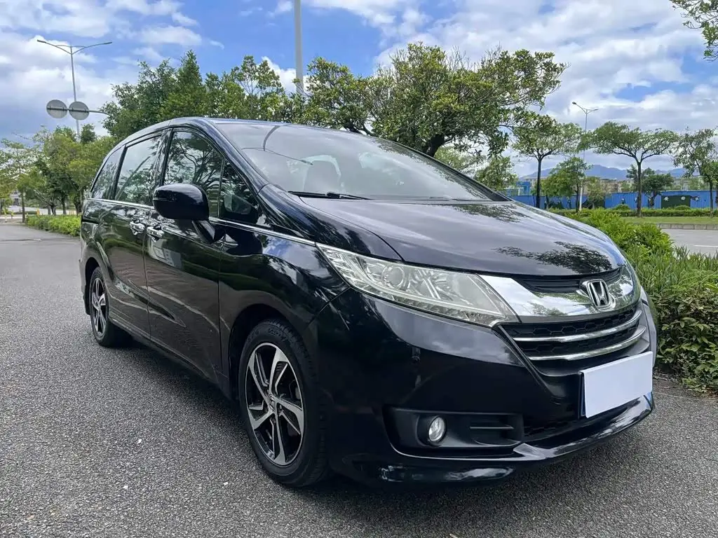 Honda Odyssey 2018 — Фото 3/9