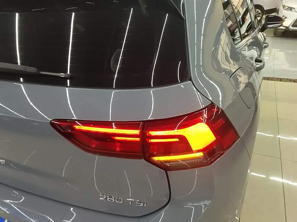 Volkswagen Golf 2022 — Şəkil 8/20